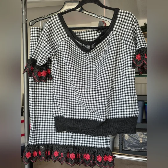 7th Avenue 2 Piece Black and White Gingham Top with Red Floral Accents Skirt Set - Picture 1 of 7